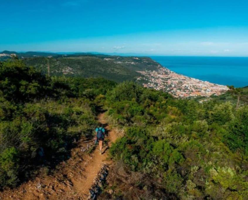 Ferienwohnung Nido Tra Gli Ulivi Finale Ligure Exterior foto